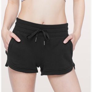 lululemon Black Hit Reset Short 3”   Size 8